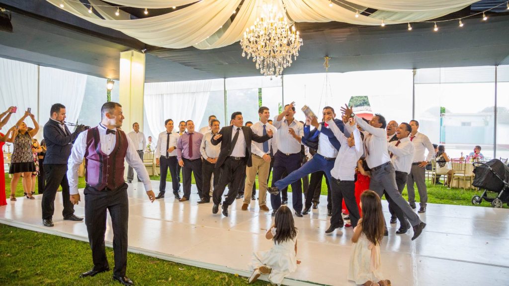 Cada año surgen nuevas tendencias que no solo capturan momentos, sino que cuentan historias únicas y llenas de emoción.